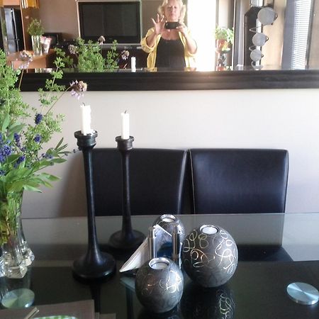 A Float Home B&B In Fisherman'S Wharf วิกตอเรีย ภายนอก รูปภาพ