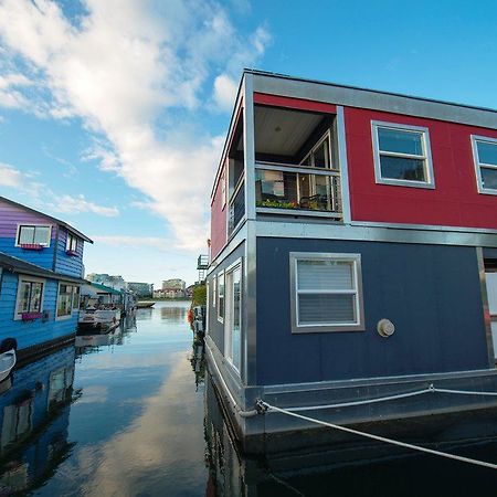 A Float Home B&B In Fisherman'S Wharf วิกตอเรีย ภายนอก รูปภาพ