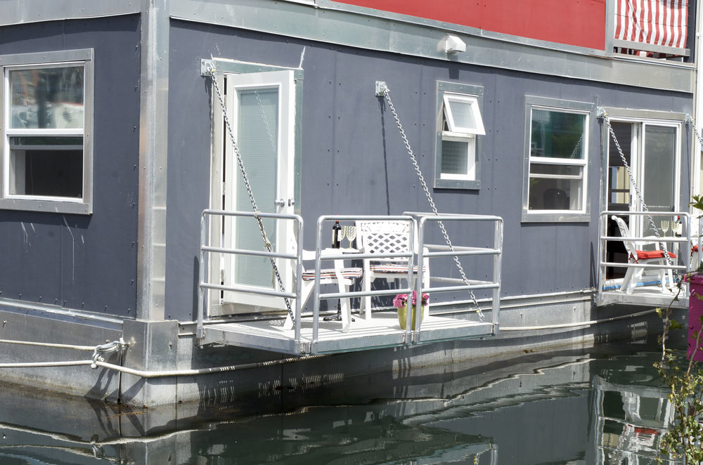 A Float Home B&B In Fisherman'S Wharf วิกตอเรีย ภายนอก รูปภาพ