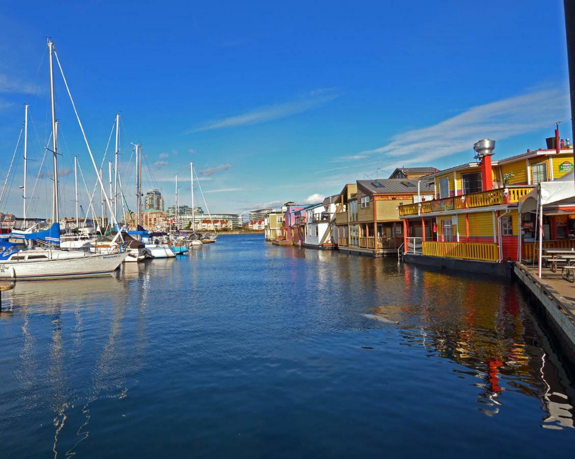 A Float Home B&B In Fisherman'S Wharf วิกตอเรีย ภายนอก รูปภาพ